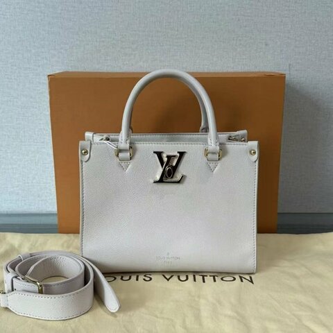 ✨LV lockgo白金手提斜背包 芯片款24*18.5*10 98新 配件塵袋盒子