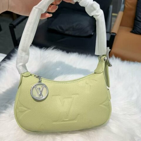Lv moon mini 夏日限定迷你腋下酪梨綠 全新 配件塵袋盒子購證