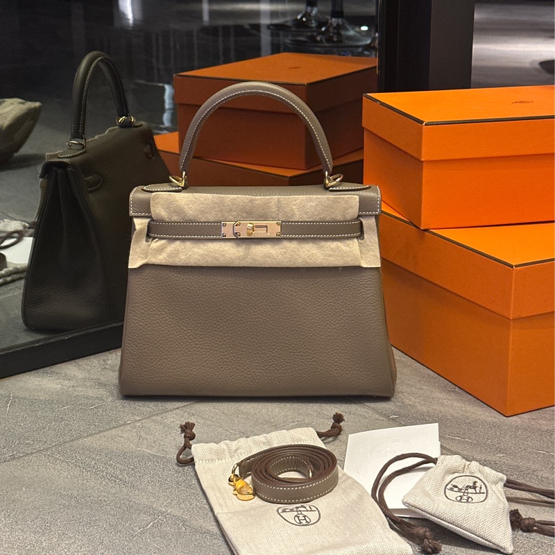 🈶台灣25年購證 #全新全膜 愛馬仕kelly28大象灰 #配件超齊全-0