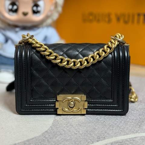 (保留中）（🈶購證🈵全配）Chanel boy 20 黑金 荔枝皮