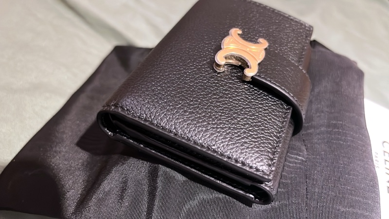 CELINE黑色金釦內拉鏈零錢三折短夾-0