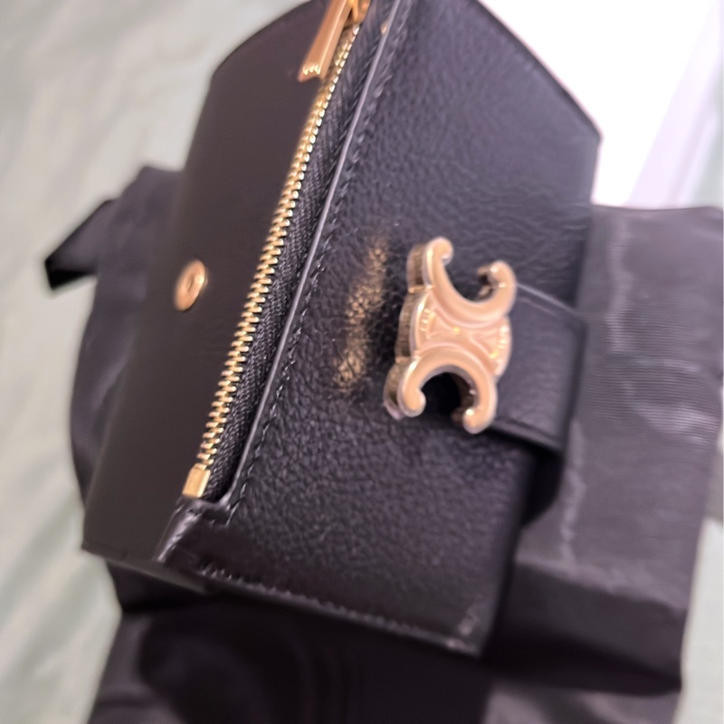 CELINE黑色金釦內拉鏈零錢三折短夾-5