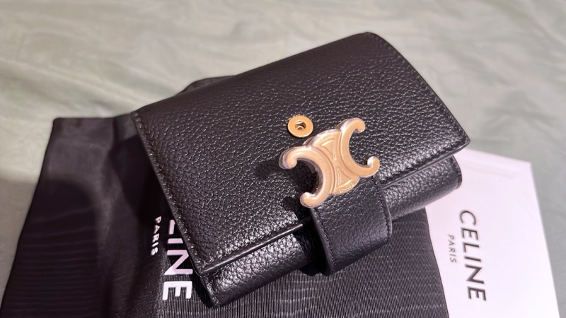 CELINE黑色金釦內拉鏈零錢三折短夾-6