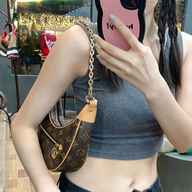 🈶購證 #99新全配 #櫃上在售10萬 Lv loop老花月亮腋下包🔥-2