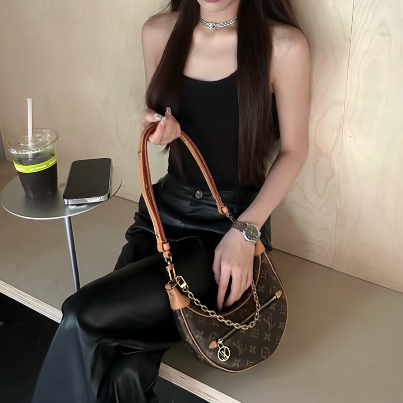 🈶購證 #99新全配 #櫃上在售10萬 Lv loop老花月亮腋下包🔥-4