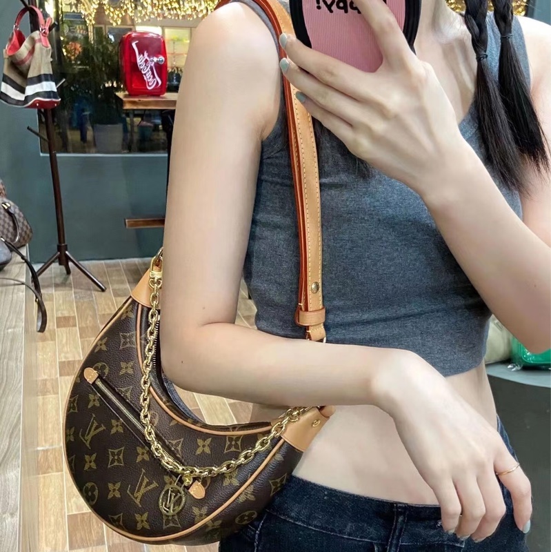 🈶購證 #99新全配 #櫃上在售10萬 Lv loop老花月亮腋下包🔥-5