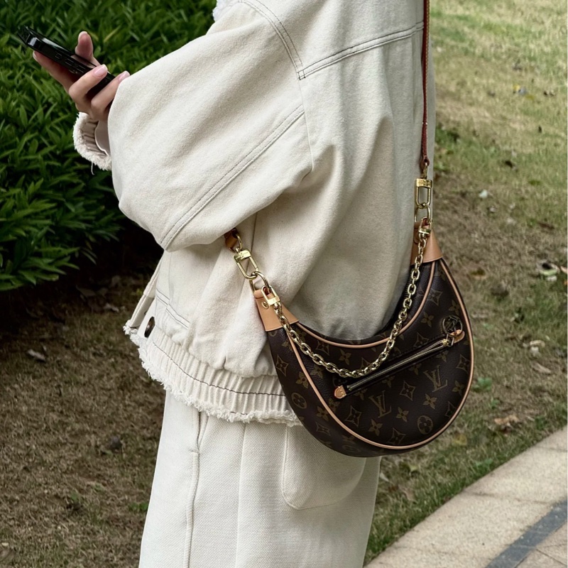 🈶購證 #99新全配 #櫃上在售10萬 Lv loop老花月亮腋下包🔥-6