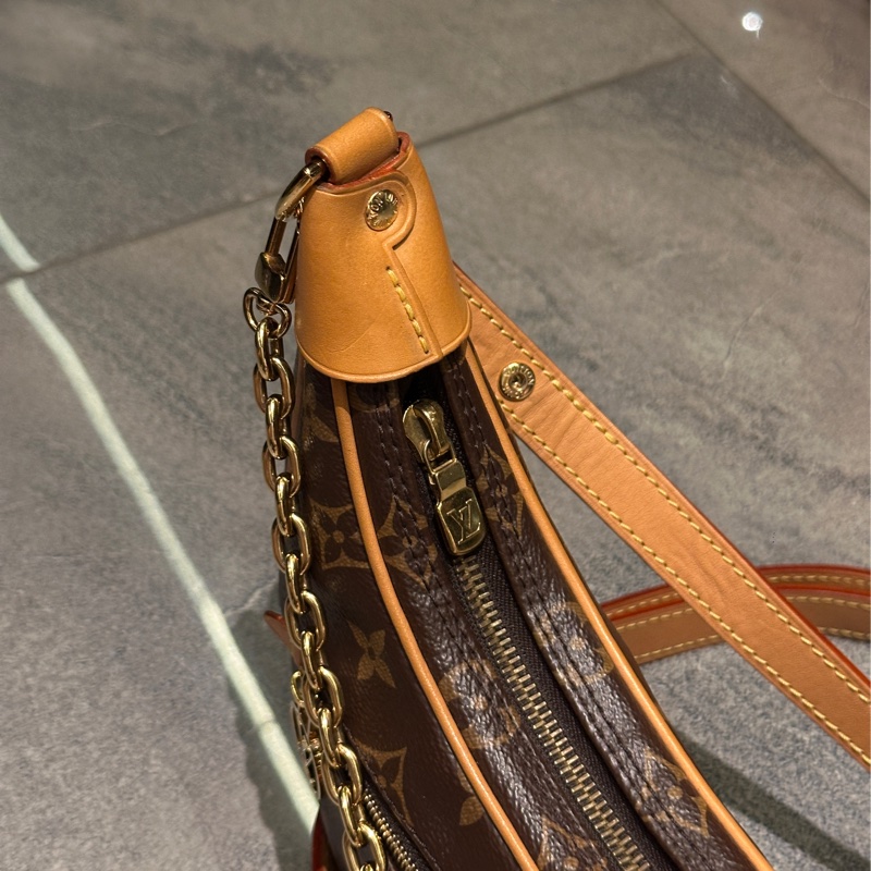 🈶購證 #99新全配 #櫃上在售10萬 Lv loop老花月亮腋下包🔥-14