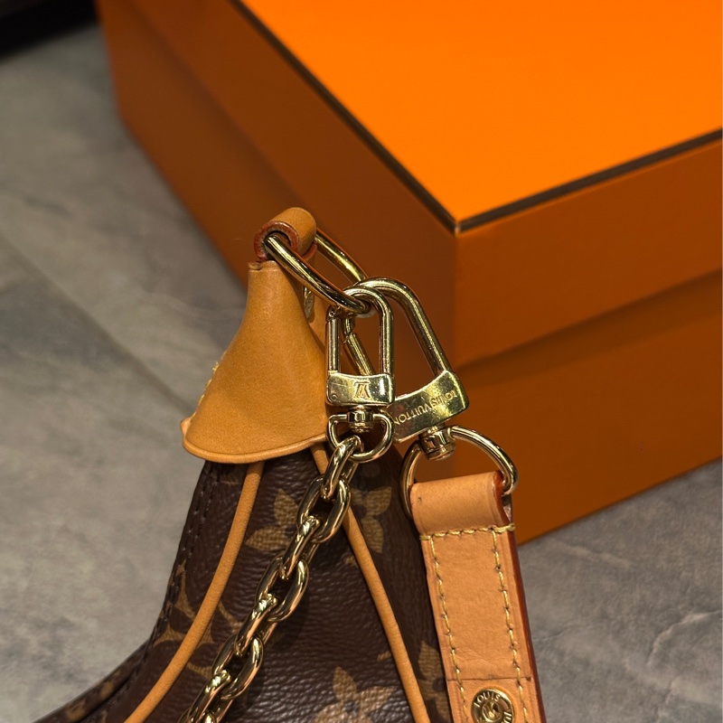 🈶購證 #99新全配 #櫃上在售10萬 Lv loop老花月亮腋下包🔥-17