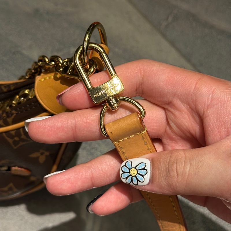 🈶購證 #99新全配 #櫃上在售10萬 Lv loop老花月亮腋下包🔥-22