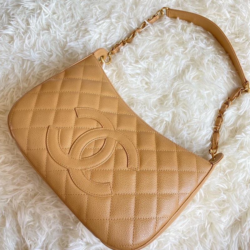 「JL精品代購」香奈兒奶茶金牛皮Jennie同款羊角腋下包-0