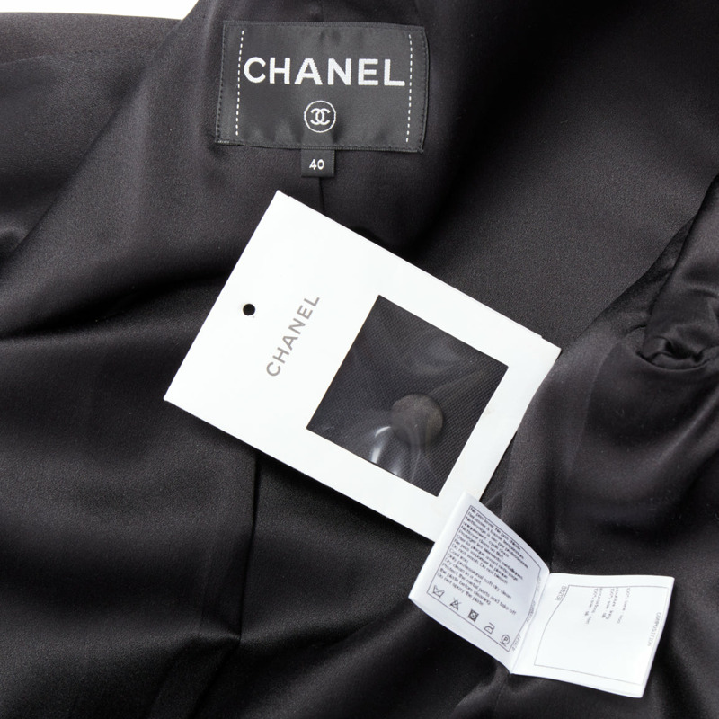 CHANEL 18A black Paris Hamburg Metier D'art wool tuxedo blazer FR40 L-7