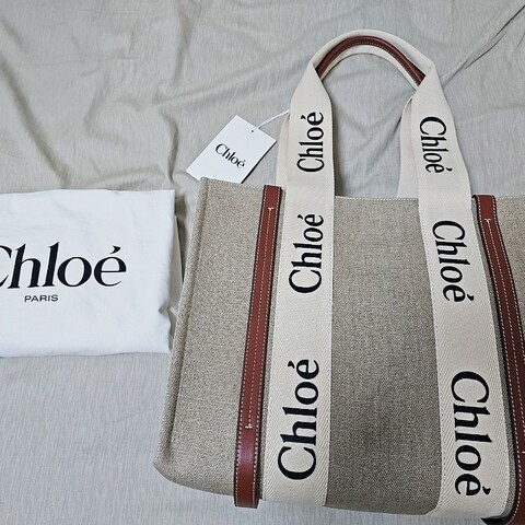 Chloé Woody 托特包 中型款｜經典 米杏帆布×石榴紅皮飾｜附防塵袋與吊牌