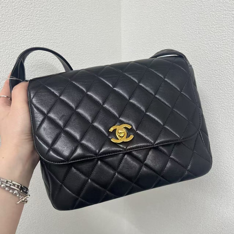 「JL精品代購」香奈兒黑金羊皮書包扣寬單肩油差包-0