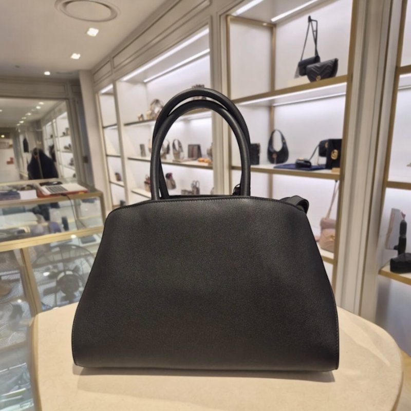 🎉新品好折扣✨Salvatore Ferragamo 766758 小款 粒紋小牛皮 Hug 包 黑色-3