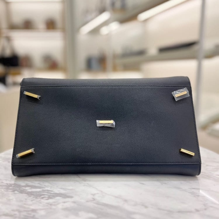 🎉新品好折扣✨Salvatore Ferragamo 766758 小款 粒紋小牛皮 Hug 包 黑色-5