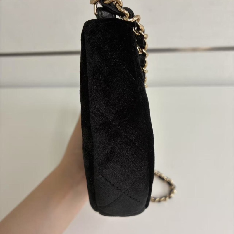 「JL精品代購」香奈兒黑金鑲鑽雙c菱格紋絲絨月牙鏈條包-7