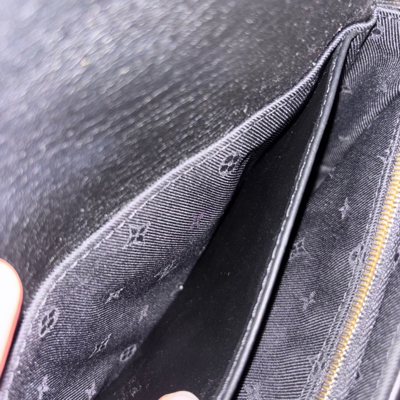 🤩百搭必備款🆕Lv黑色壓紋全牛皮wallet on strap斜挎肩背包-16