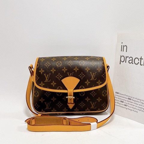 LV diana 法棍包 斜挎包