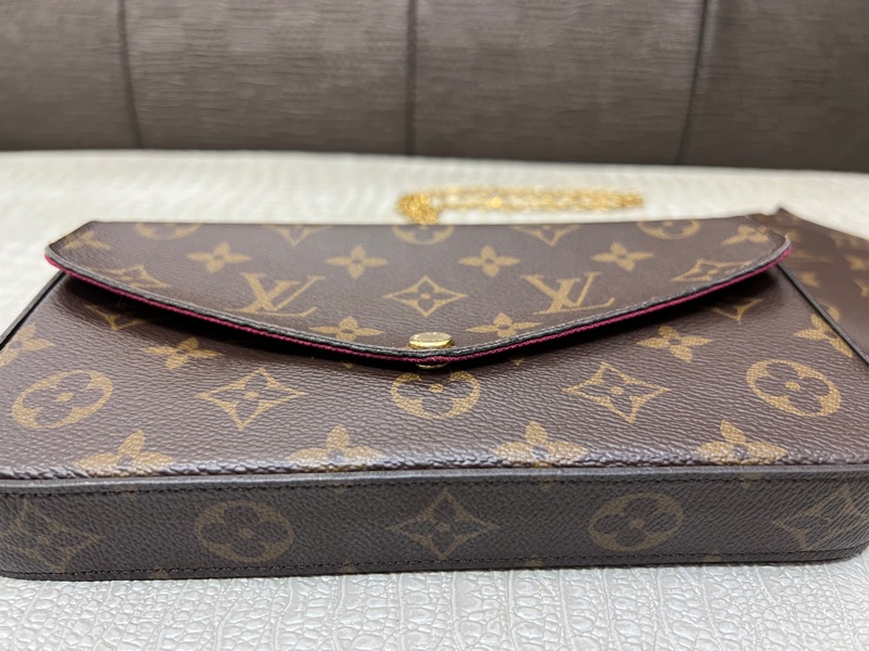 LV 信封金釦可拆零錢卡片3合1鏈包-6