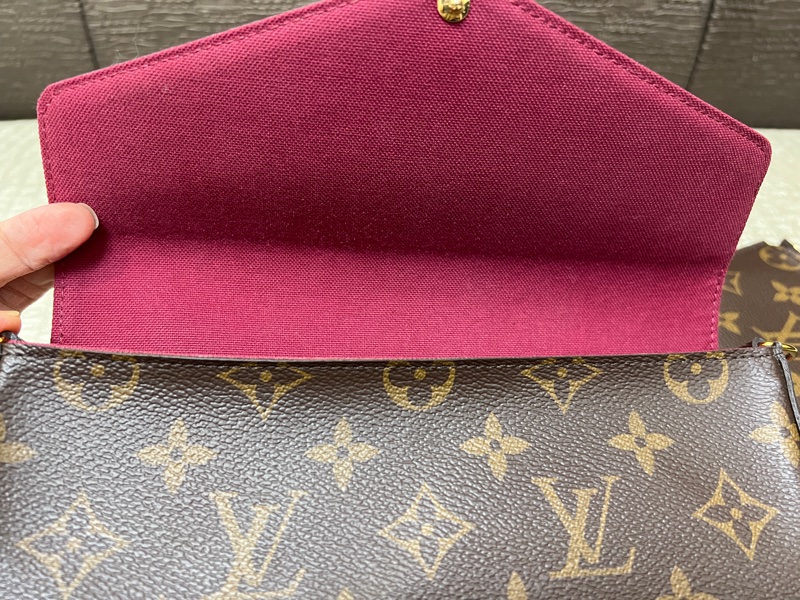 LV 信封金釦可拆零錢卡片3合1鏈包-19