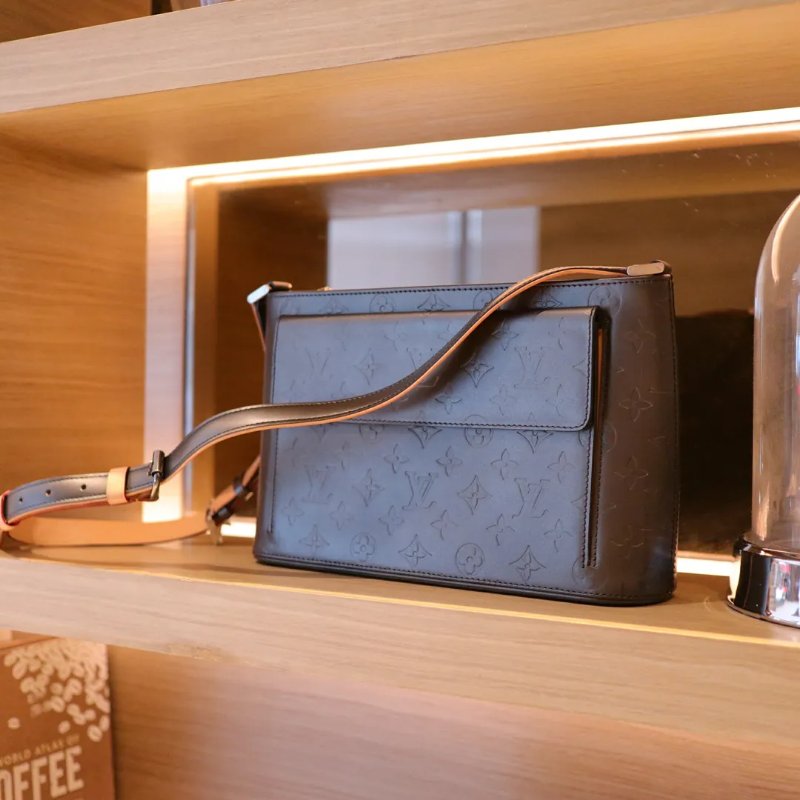 Louis Vuitton Allston Monogram 啞灰色斜孭袋 LV手袋-17