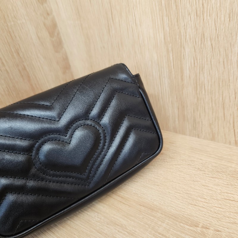 [耐看經典小包❣️] Gucci super mini黑金馬夢斜背包-3