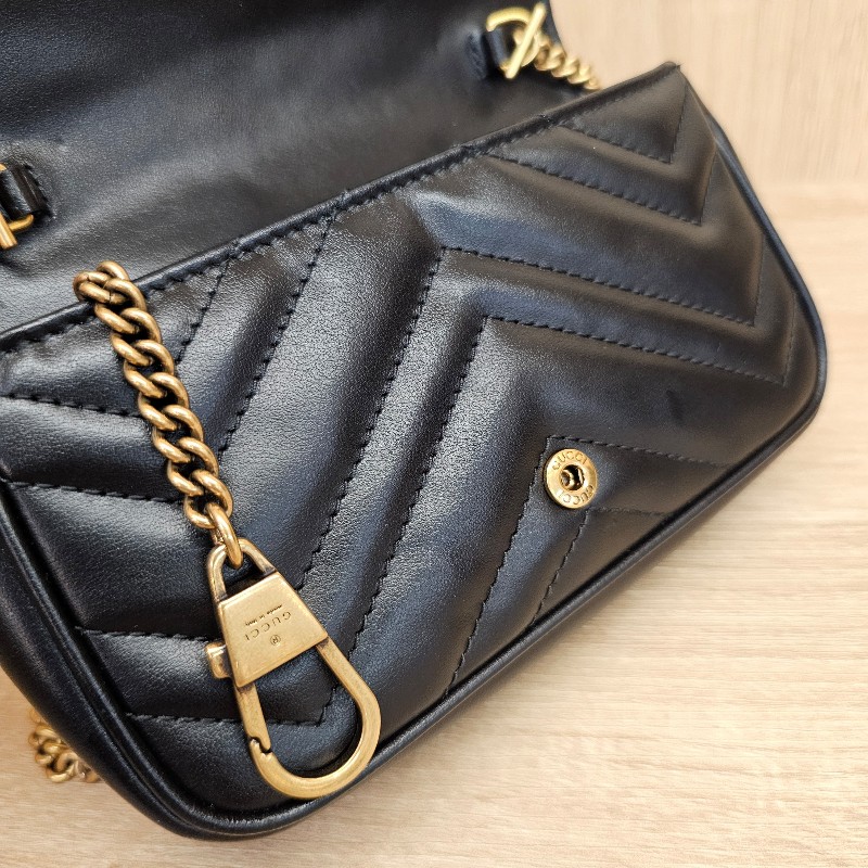 [耐看經典小包❣️] Gucci super mini黑金馬夢斜背包-7