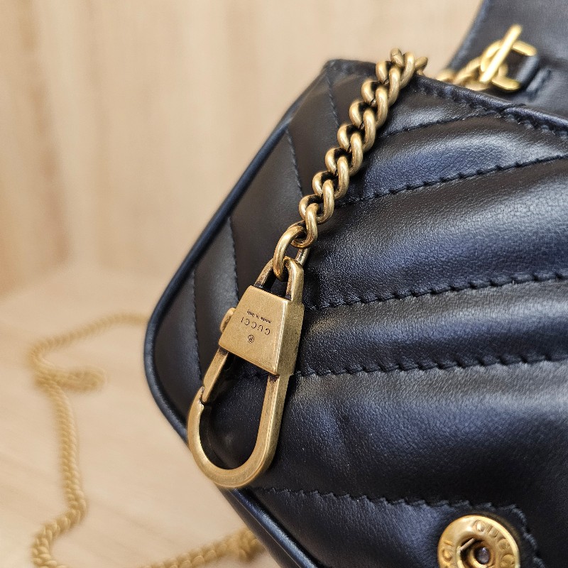 [耐看經典小包❣️] Gucci super mini黑金馬夢斜背包-17