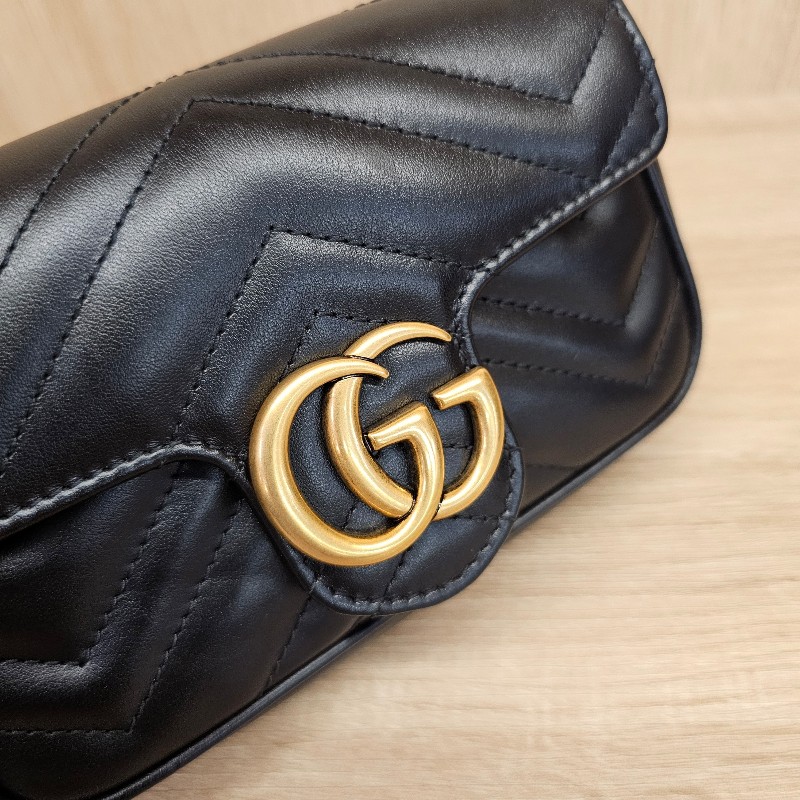 [耐看經典小包❣️] Gucci super mini黑金馬夢斜背包-18
