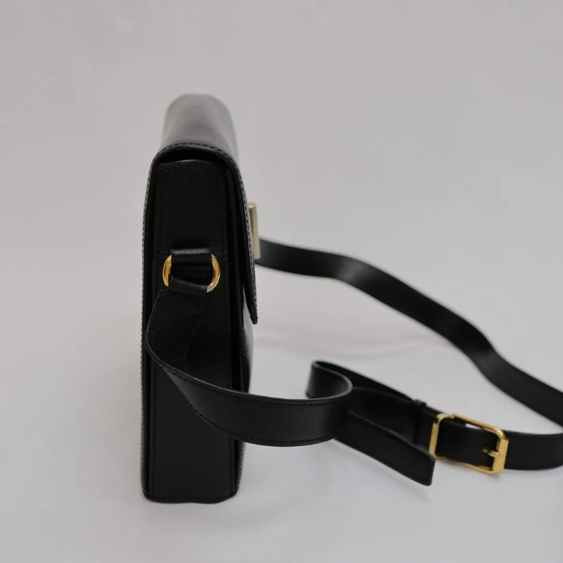 Celine 中古品旋轉扣翻蓋斜孭袋 Vintage手袋-2