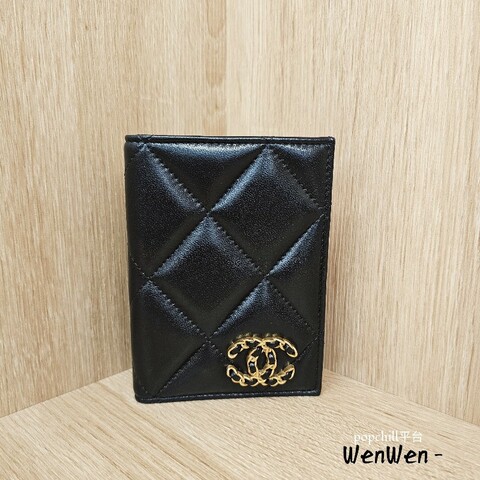 Chanel香奈兒 19黑金護照套