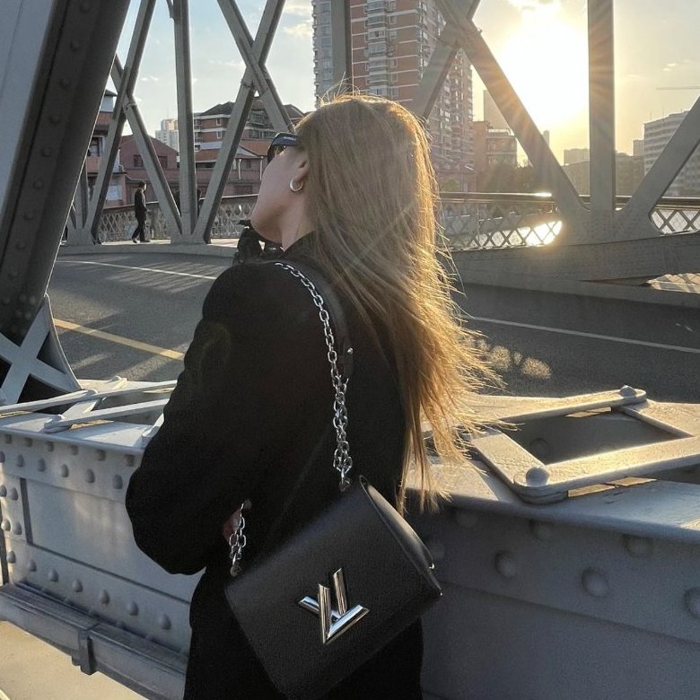 LV Twist系列 黑銀水波紋斜背包 小號 19*15*9 99新配件塵袋-0