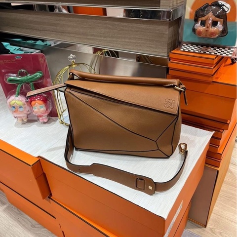 Loewe puzzle medium tan