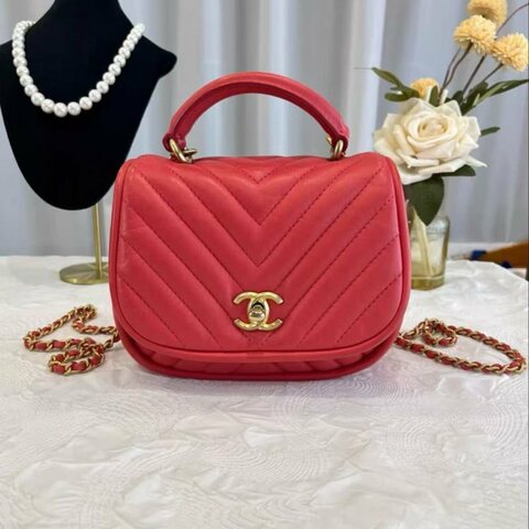 Chanel 17A handle V紋小郵差手提斜背包 20*18*8 98新 配件塵袋