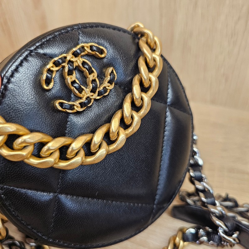 [圓餅包控美品❣️] Chanel 19黑金圓餅斜背包-16