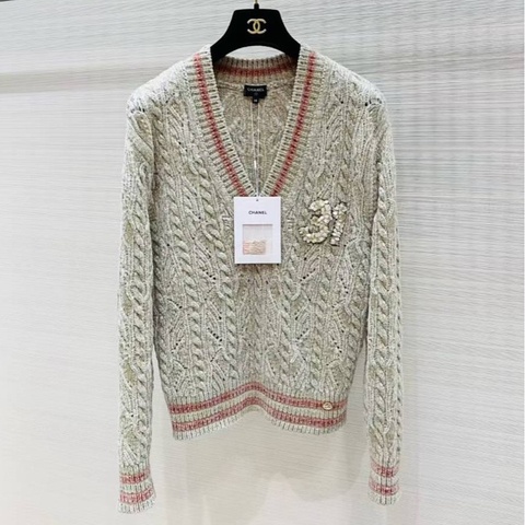 ⭐️ Chanel Top 毛衣