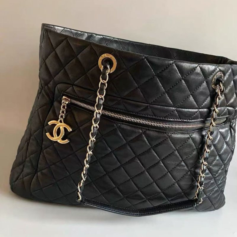 chanel 黑金羊皮tote黑色金扣機場包，18開 39*28*12cm，整體不錯配件塵袋-2