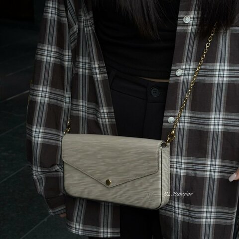 LV Felicie Pochette裸色EPI三合一信封包M68758