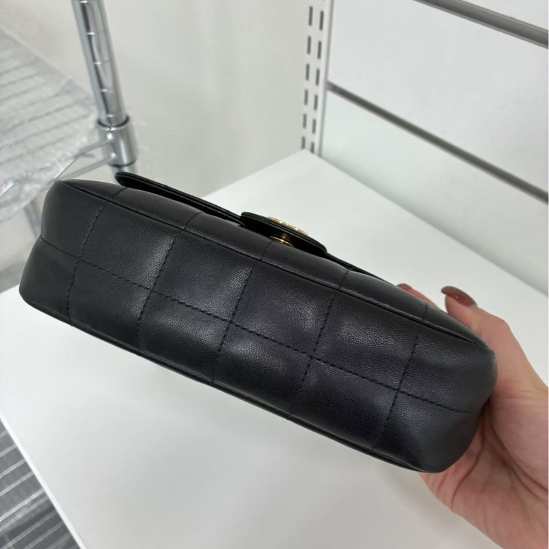 「JL精品代購」香奈兒黑金羊冰格山茶花大mini鏈條包-8