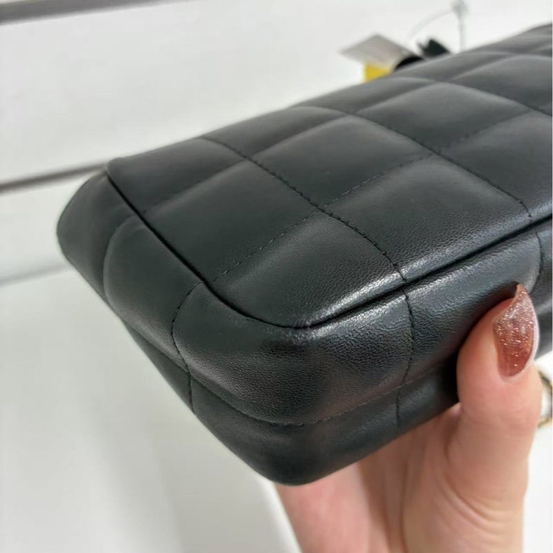 「JL精品代購」香奈兒黑金羊冰格山茶花大mini鏈條包-14