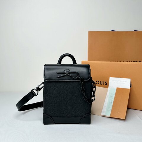 LV 全新Nano Steamer壓紋斜背包