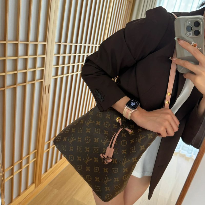 LV NEONOE 粉色內裡 水桶包 26*26*17.5cm 配件塵袋盒子-1