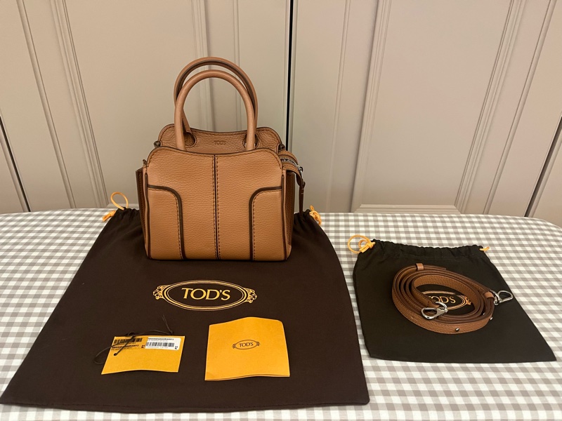 TOD’s Sella 斜背包《100%保證正品》-1