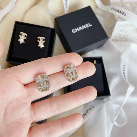 Chanel 枕形切割閃石CC logo耳環