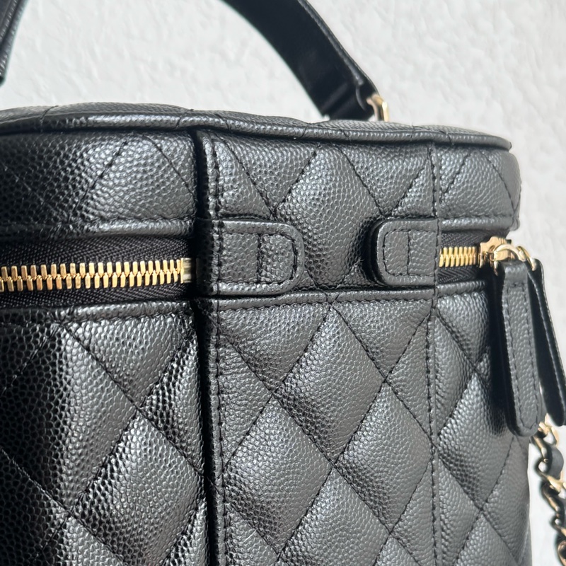 Chanel黑荔枝手提化妝箱包-9