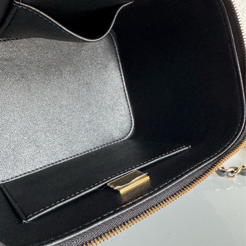 Chanel黑荔枝手提化妝箱包-19