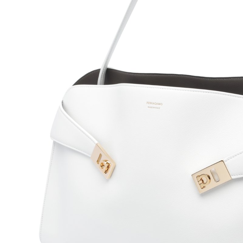 🎉新品好折扣✨Salvatore Ferragamo 782634 大款小牛皮 雙色 Hug 包 白色/黑色-4