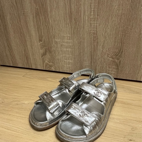 Chanel 香奈兒 銀色涼鞋