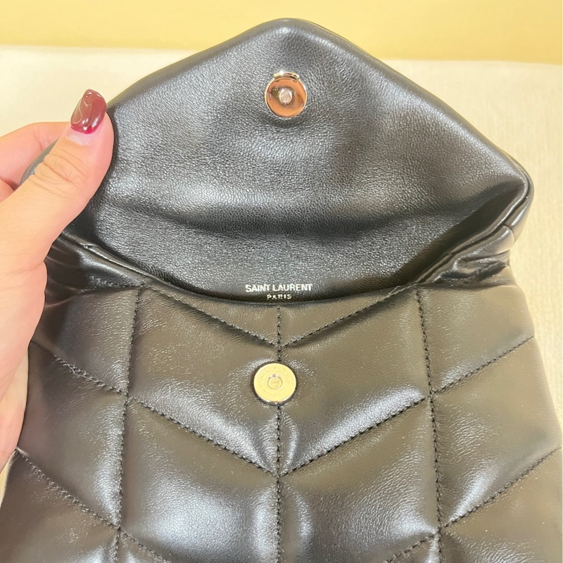 【YSL 聖羅蘭】 YSL LOULOU Puffer Small-黑x銀扣 羊皮-8
